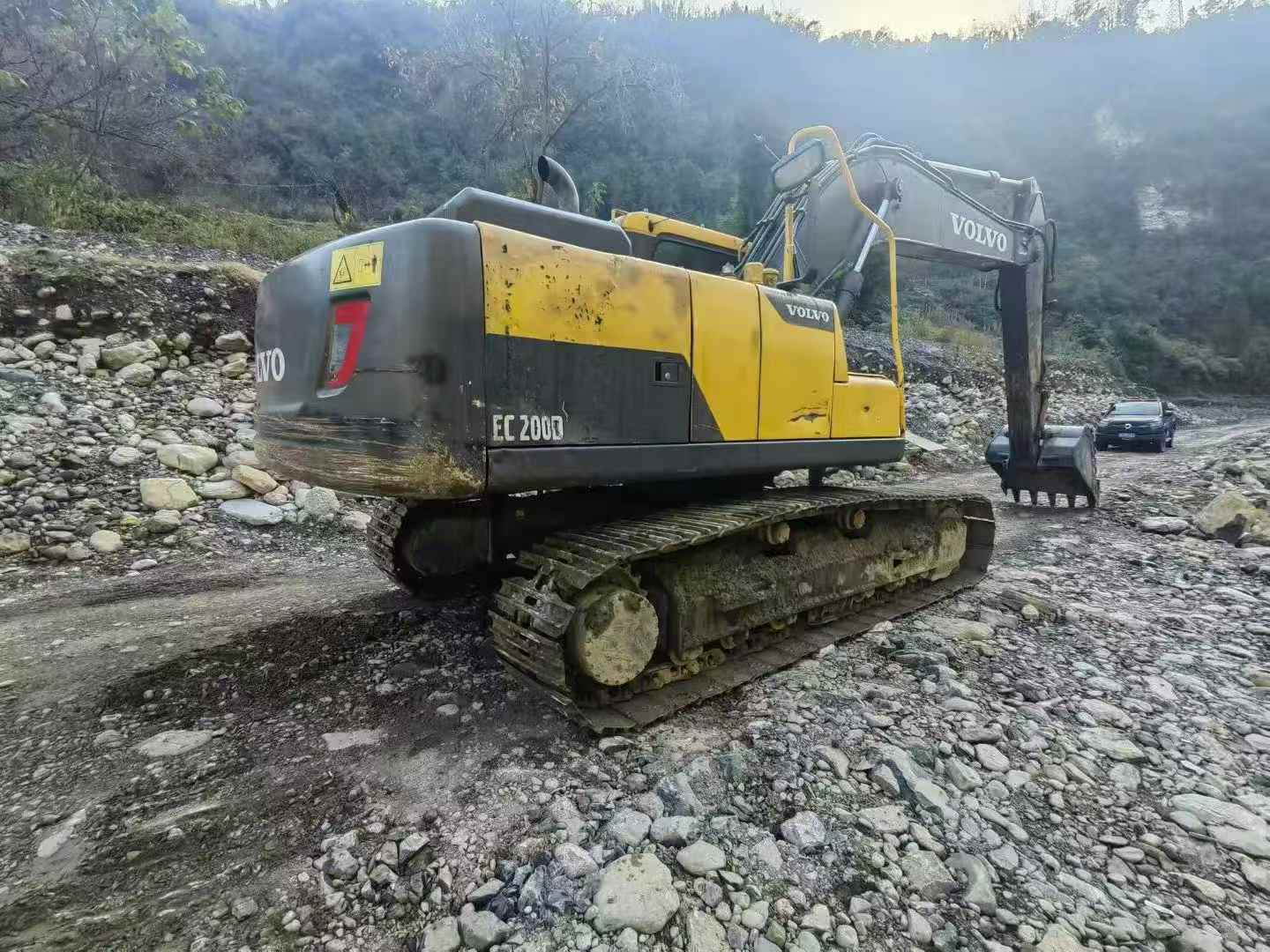 Buy Volvo EC200 Used Excavator / 1