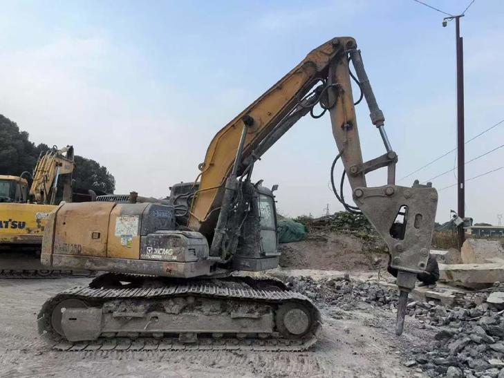 Buy XCMG XE135GA Used Excavator / 1