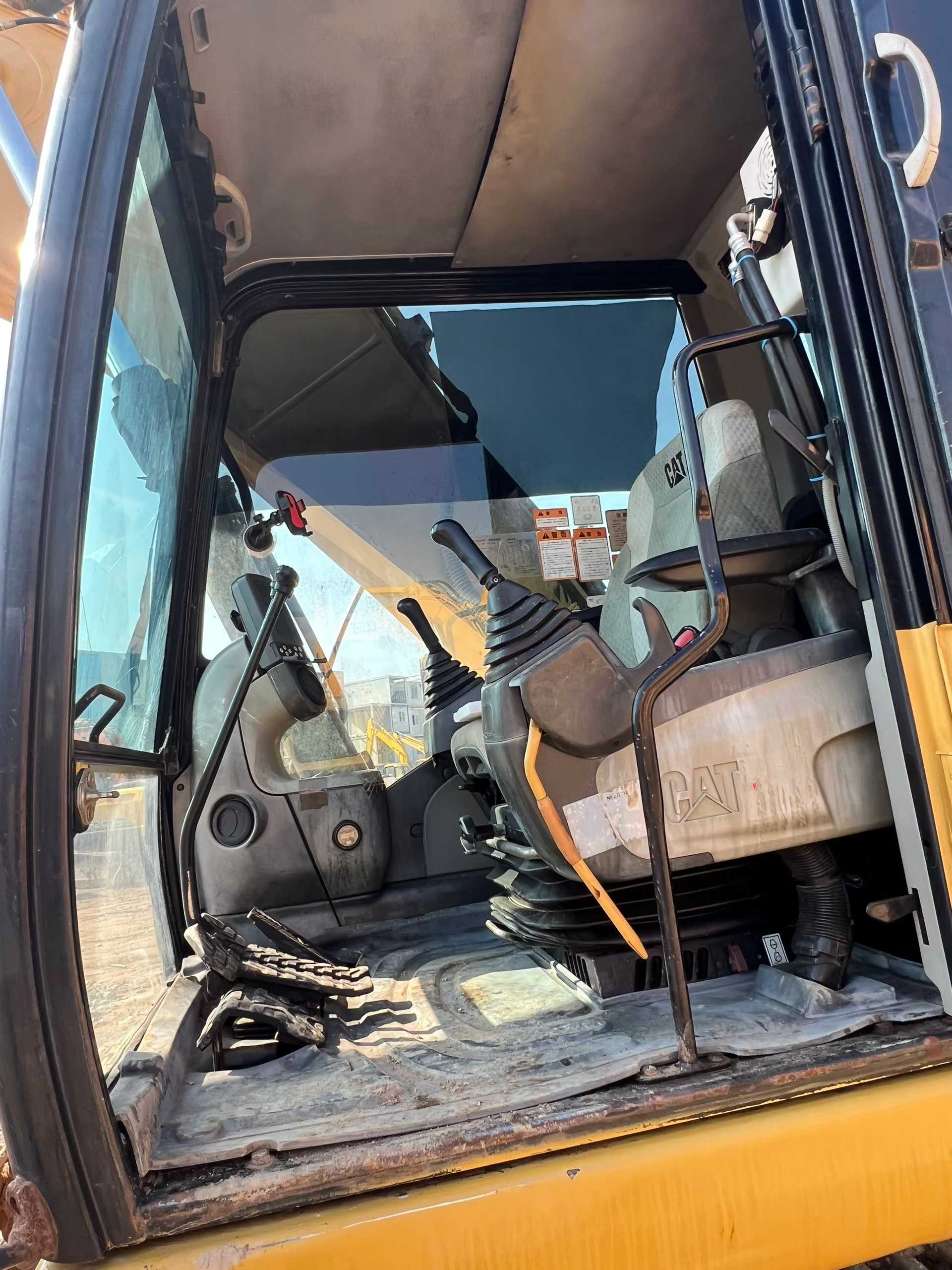 Buy Caterpillar 320D Used Excavator / 7 Used Caterpillar 320D Excavator 2016 Model / 7