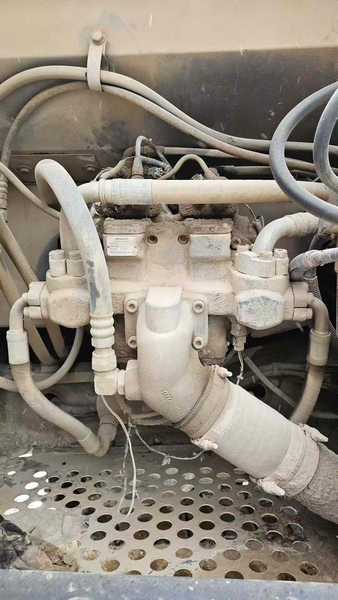 Buy Hitachi ZAXIS200 Used Excavator / 8 Used Hitachi ZAXIS200 Excavator 2016 Model / 8