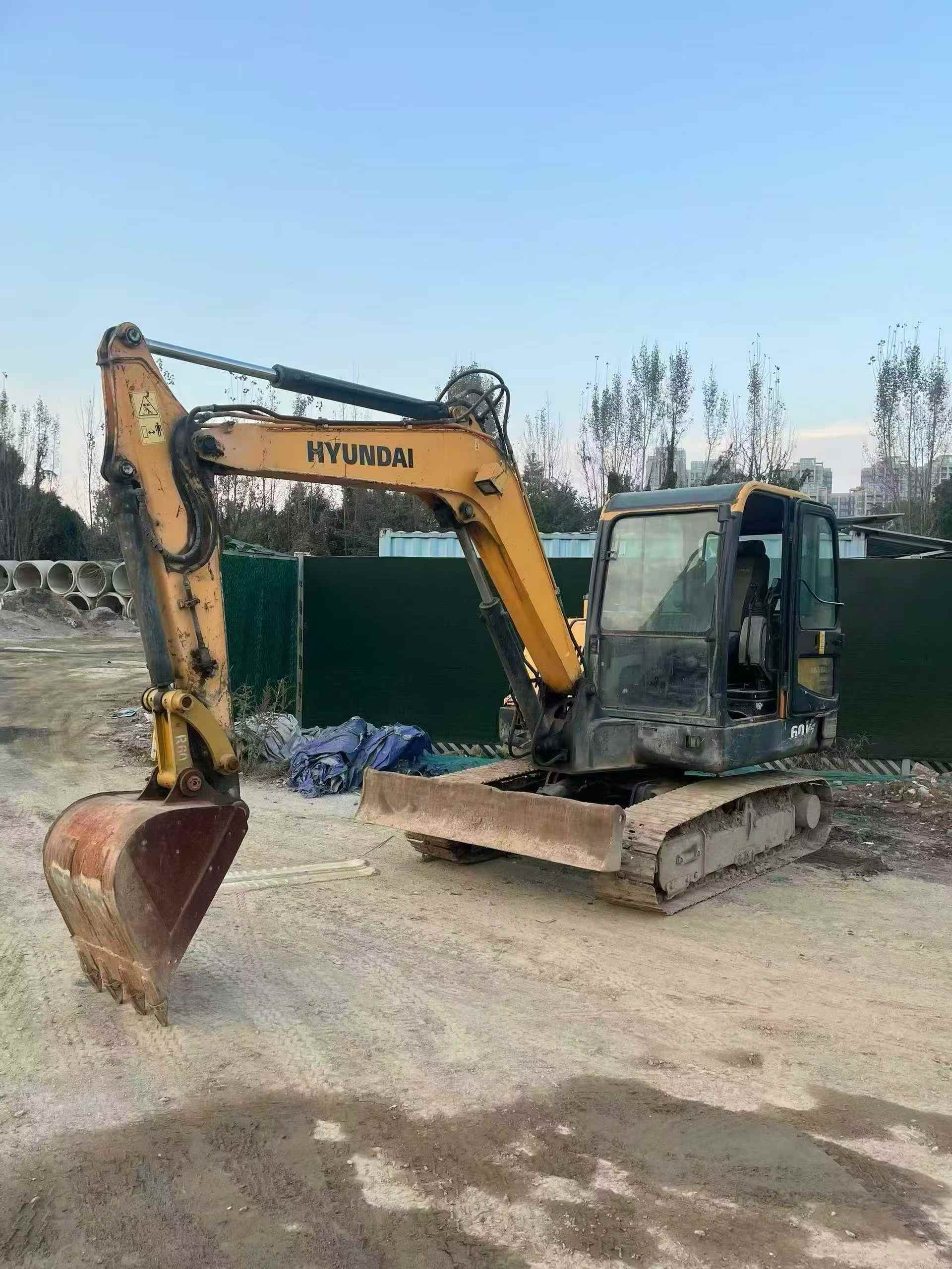 Buy Hyundai R 60VS Used Excavator / 2 Used Hyundai R 60VS Excavator 2018 Model / 2
