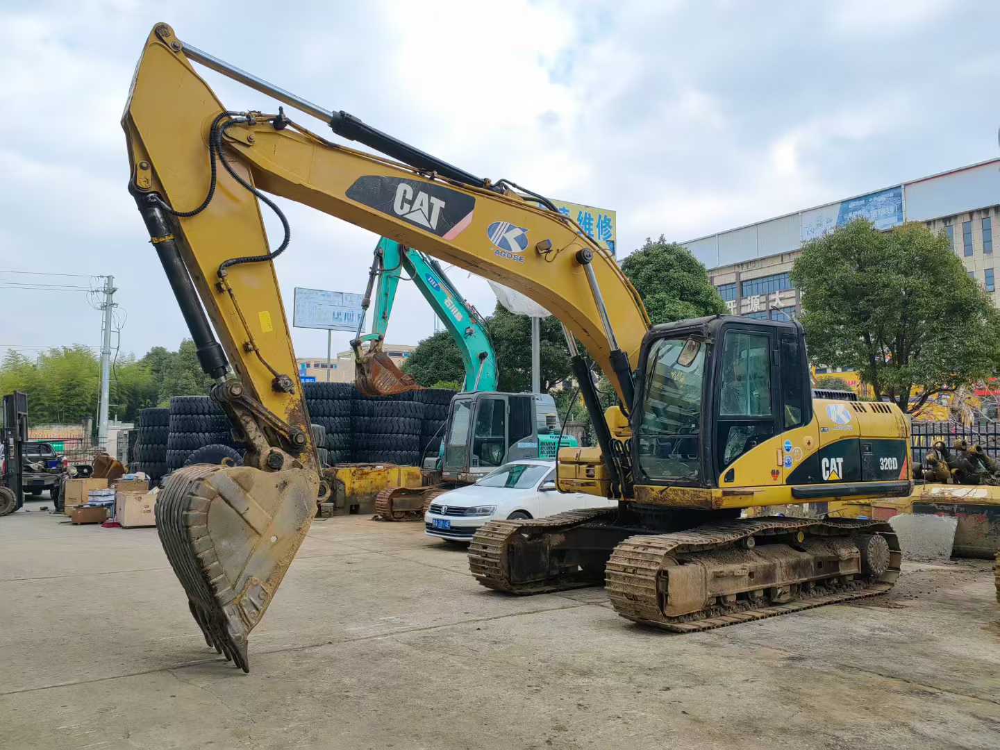 Buy Caterpillar 320D Used Excavator / 8 Used Caterpillar 320D Excavator 2016 Model / 8