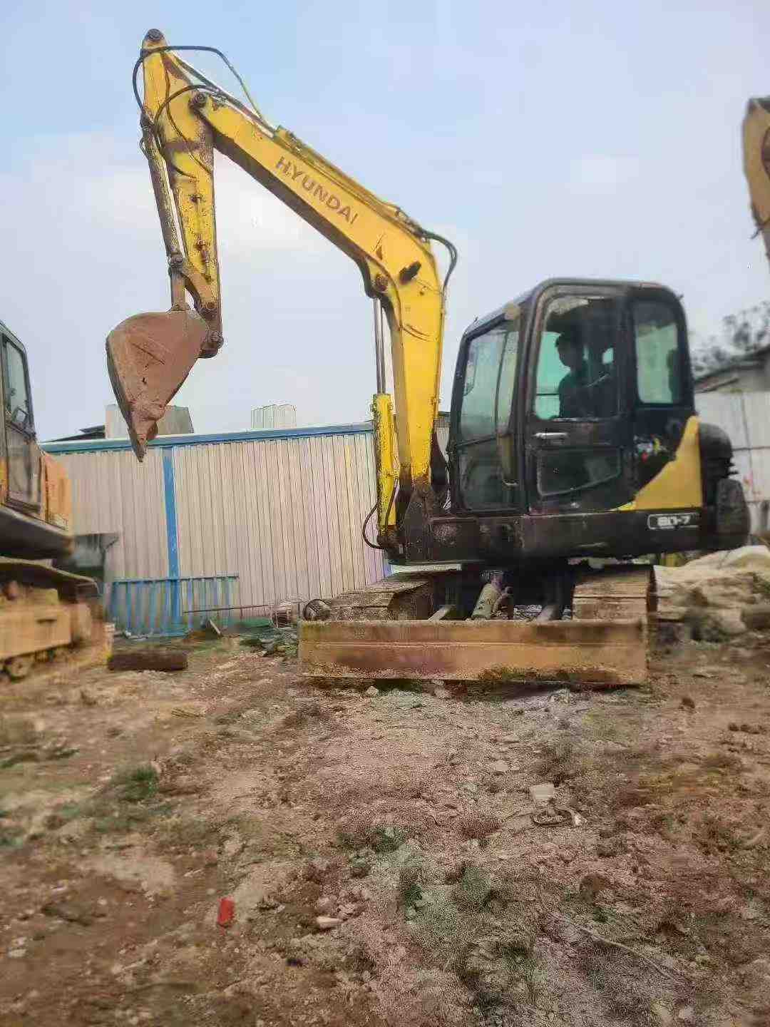 Buy Hyundai HX60 Used Excavator / 7 Used Hyundai HX60 Excavator 2014 Model / 7