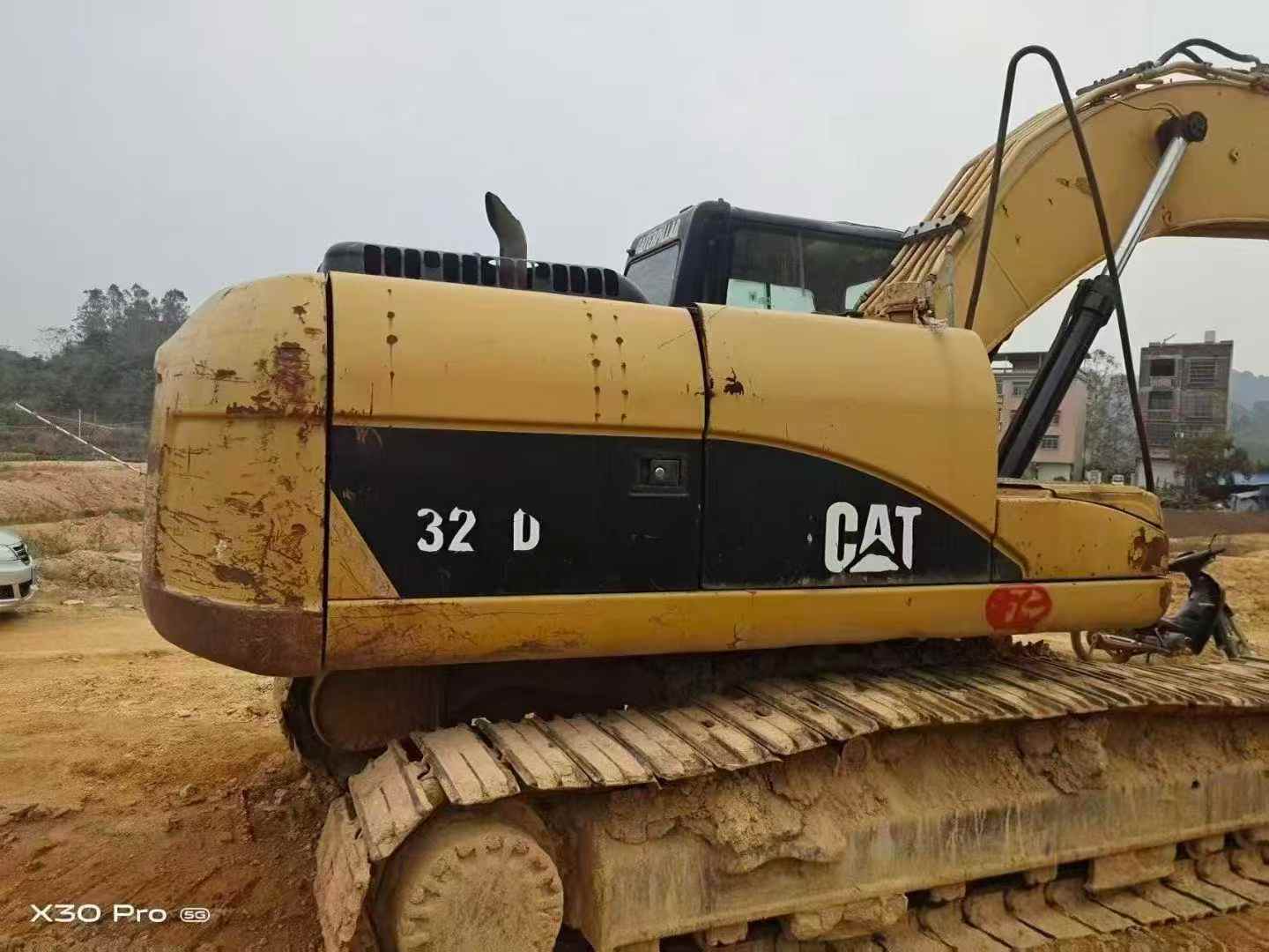 Buy Caterpillar 323 Used Excavator / 1