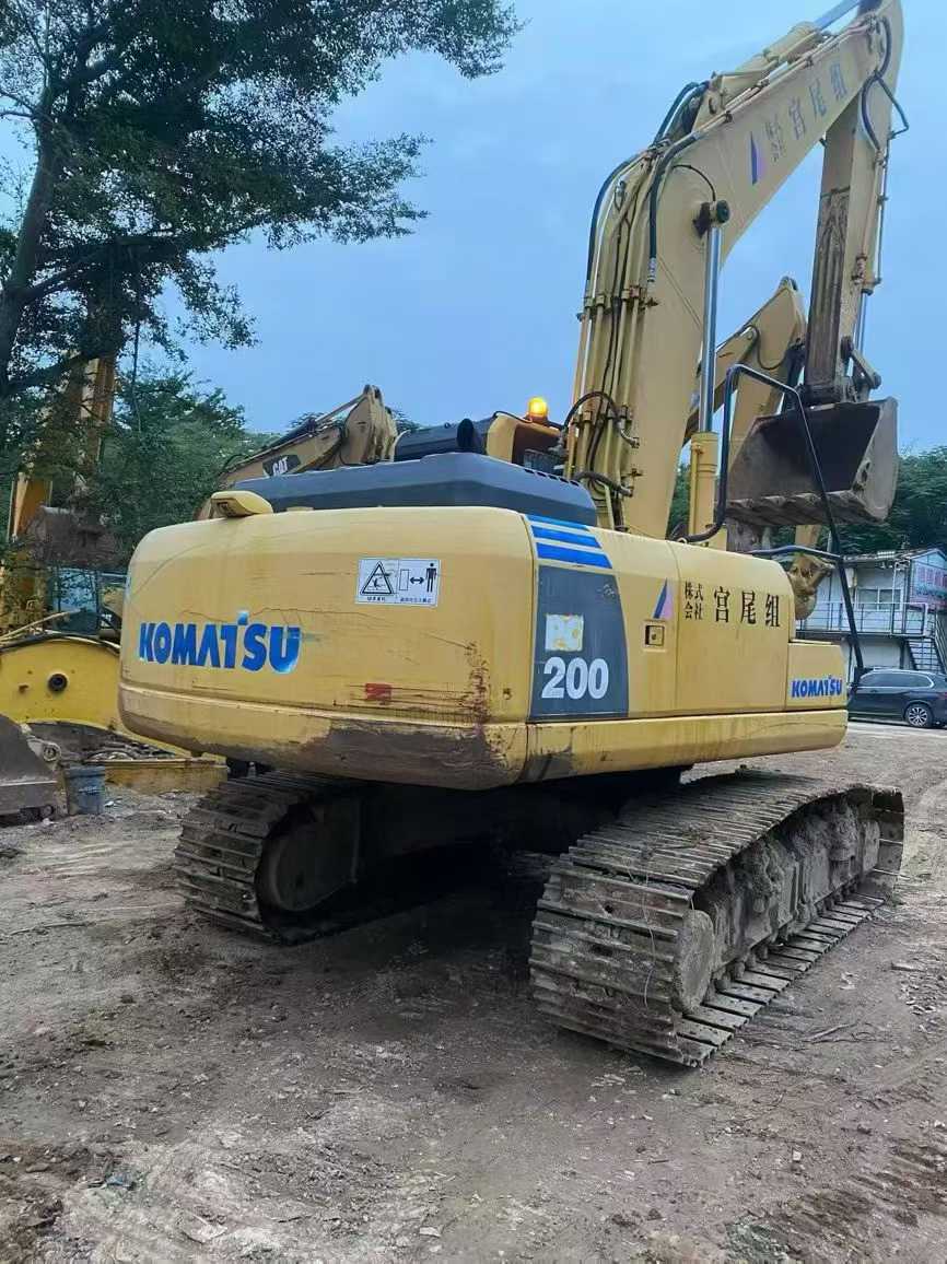 Buy Komatsu PC200-8N1 Used Excavator / 2 Used Komatsu PC200-8N1 Excavator 2016 Model / 2