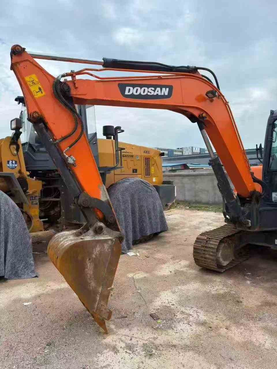 Buy Doosan DX60 Used Excavator / 1