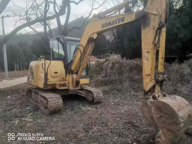 Buy Komatsu PC56-7 Used Excavator / 1