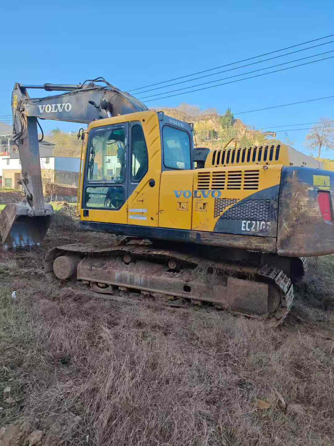 Buy Volvo EW210C Used Excavator / 1