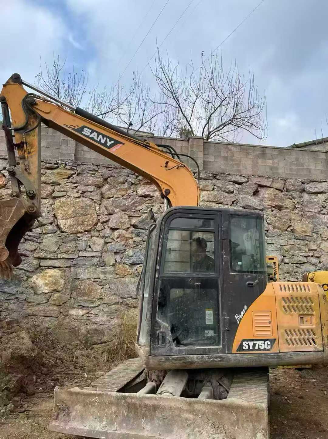 Buy Sany SY65W Used Excavator / 1