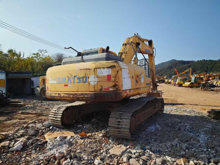 Buy Komatsu PC210 Used Excavator / 1
