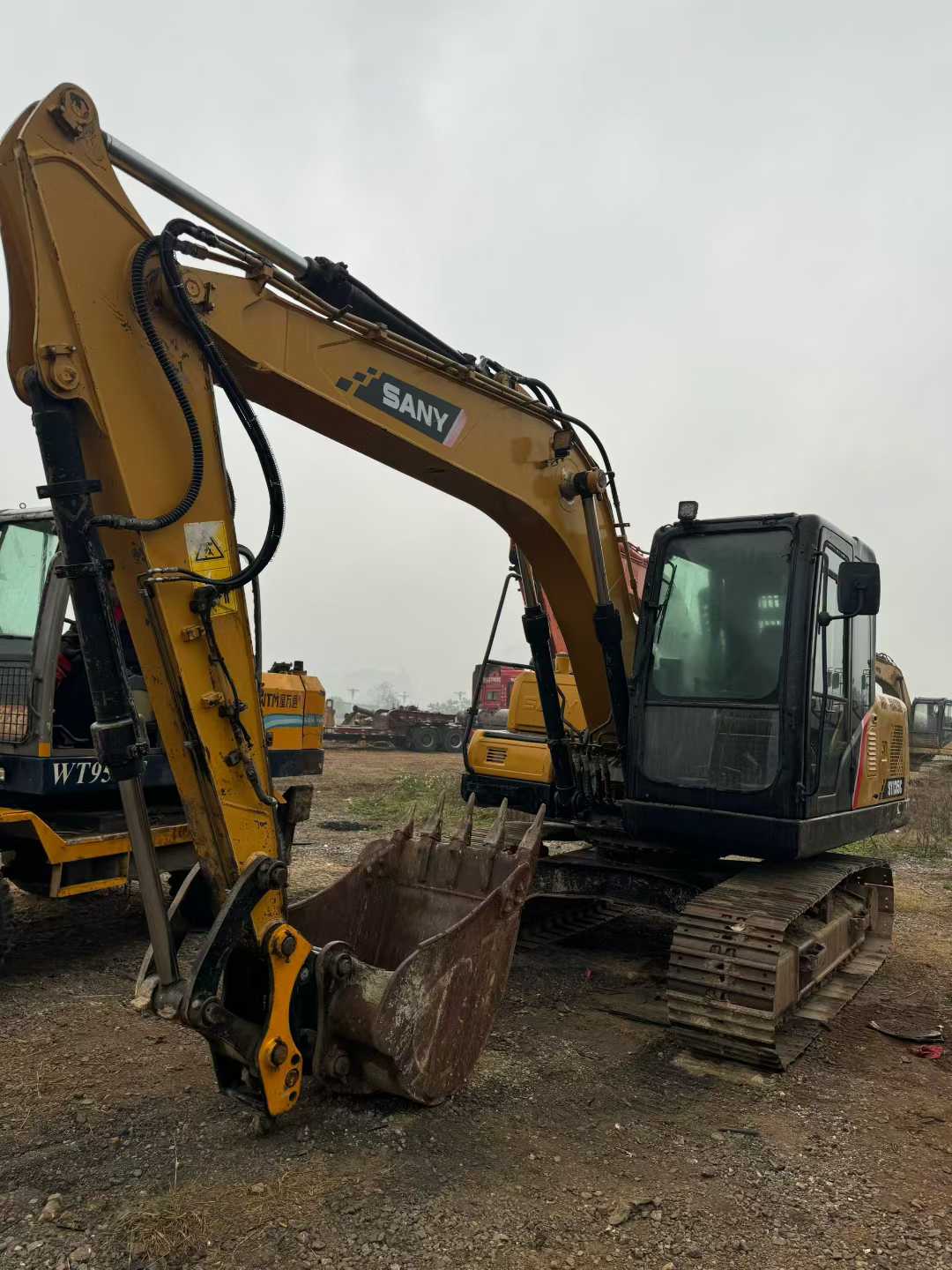 Buy Sany SY125H Used Excavator / 1