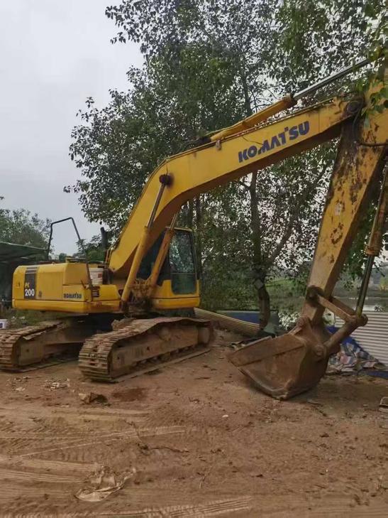 Buy Komatsu PW200-7 Used Excavator / 1