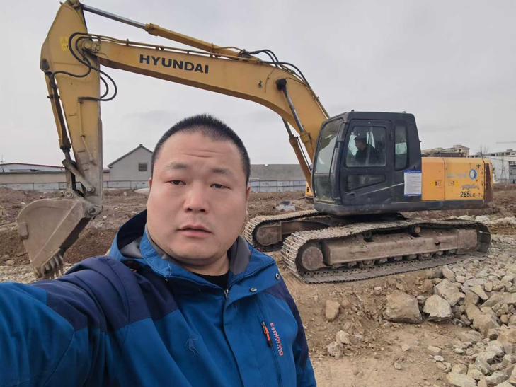 Buy Hyundai R225-7 Used Excavator / 1