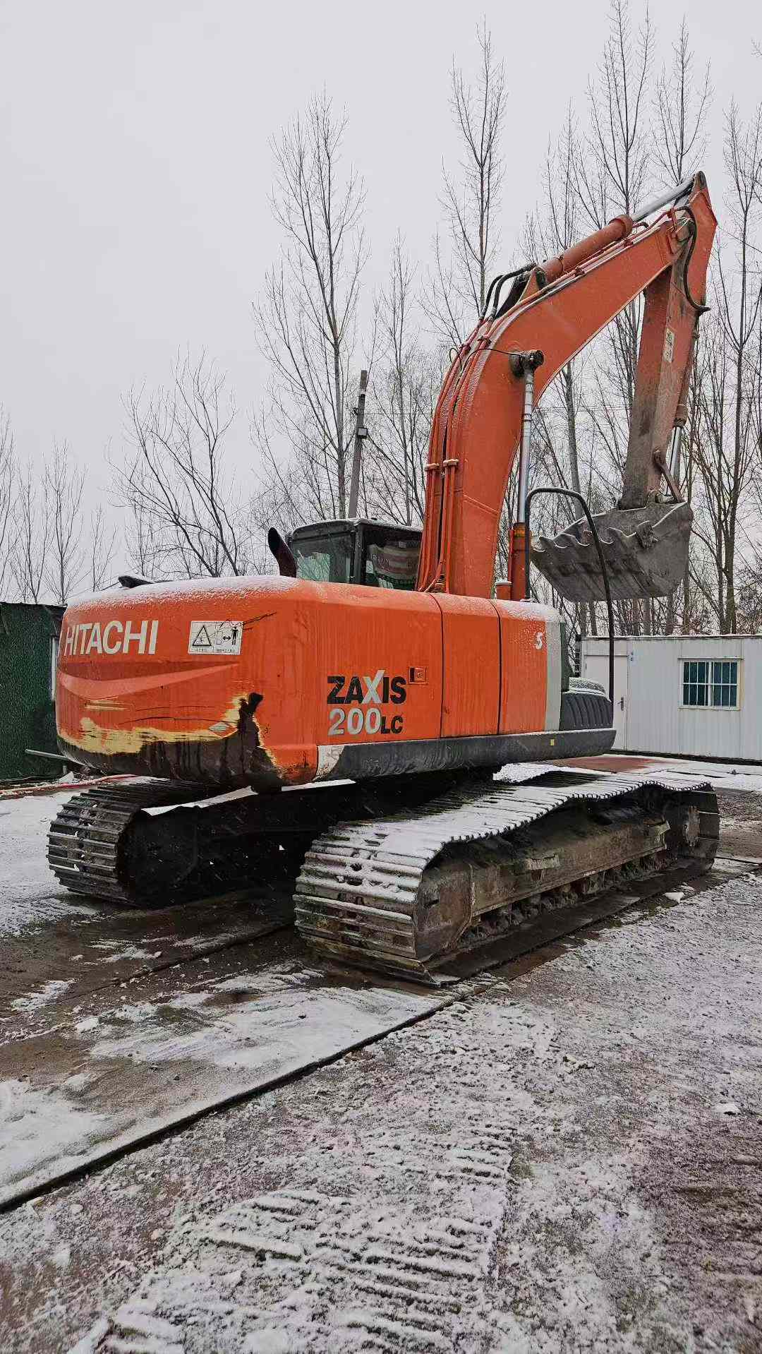 Buy Hitachi ZAXIS200 Used Excavator / 1