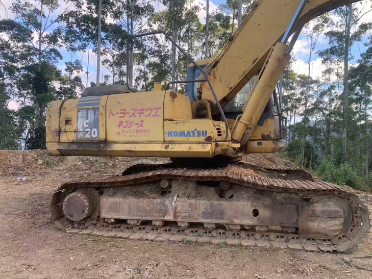 Buy Komatsu PW220-7 Used Excavator / 1