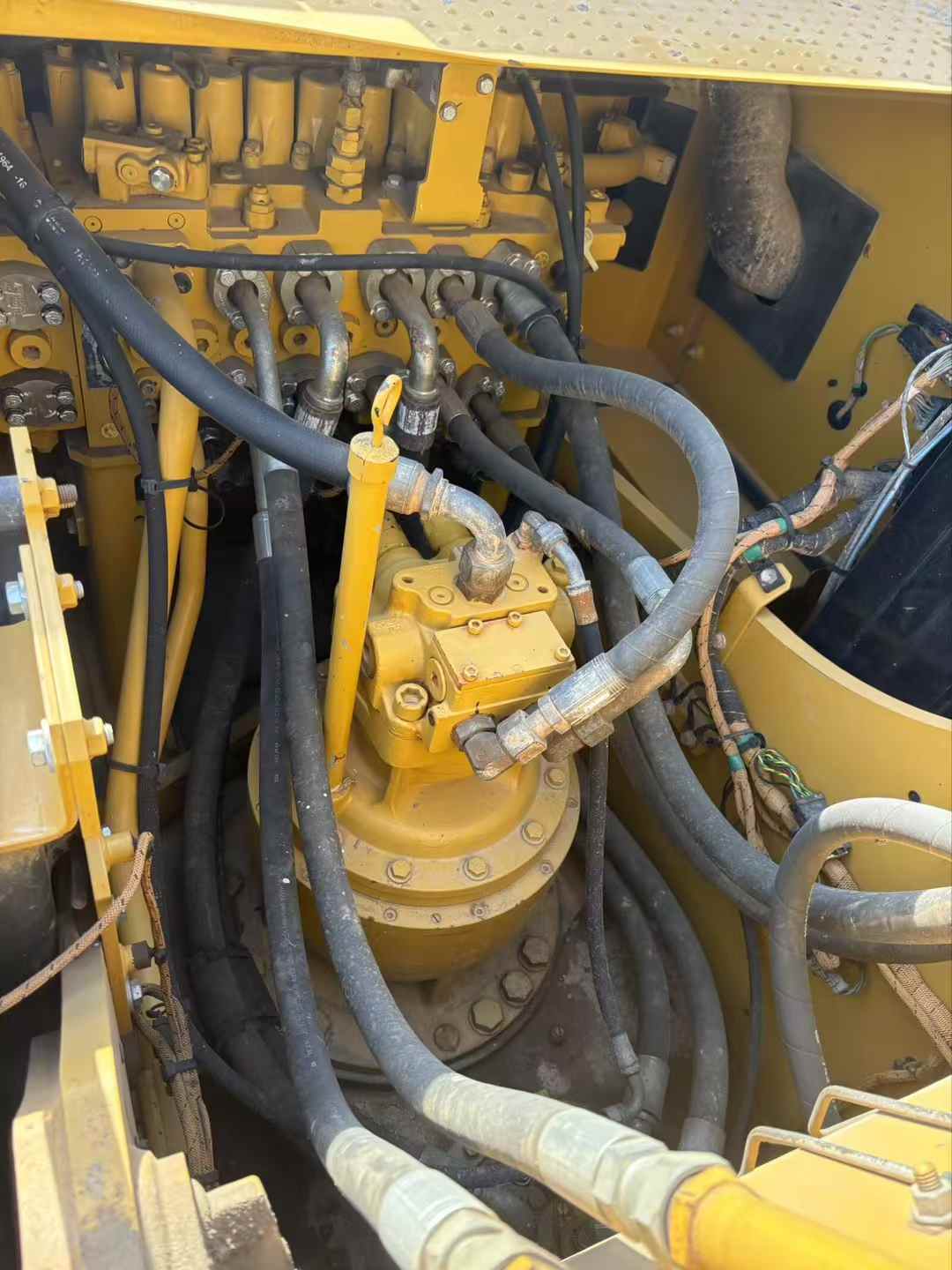 Buy Caterpillar 323 Used Excavator / 6 Used Caterpillar 323 Excavator 2020 Model / 6