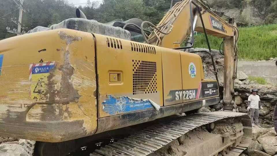 Buy Sany SY205H Used Excavator / 1