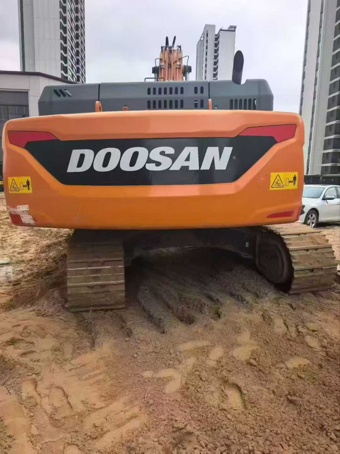 Buy Doosan DL300 Used Excavator / 2 Used Doosan DL300 Excavator 2021 Model / 2