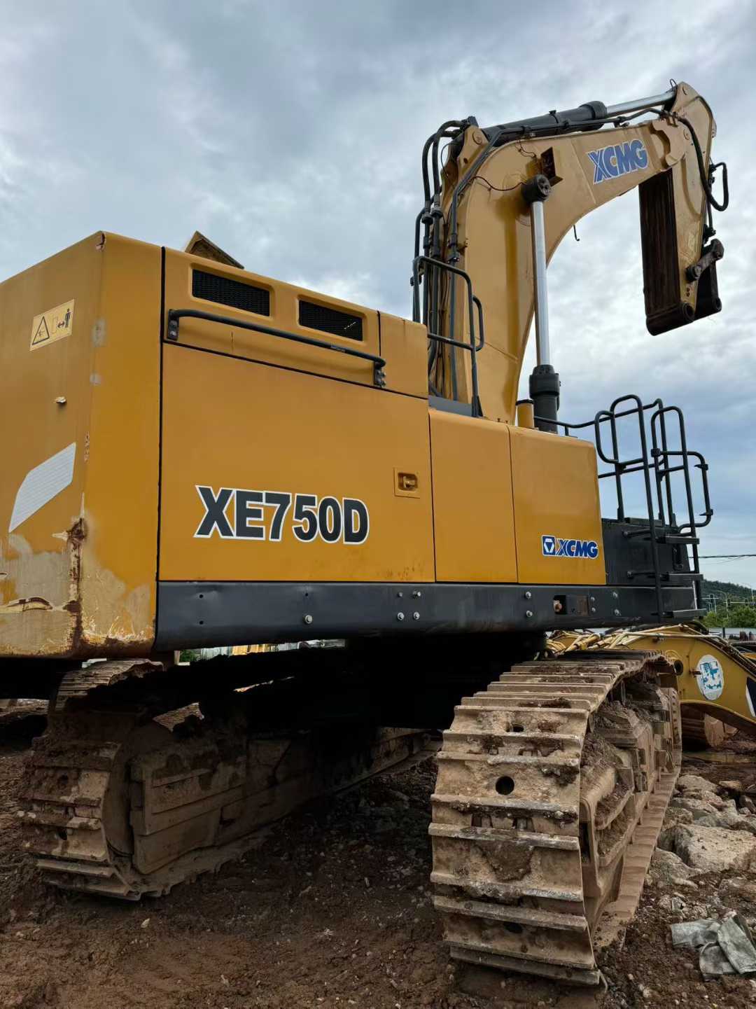 Buy XCMG XE750D Used Excavator / 2 Used XCMG XE750D Excavator 2021 Model / 2