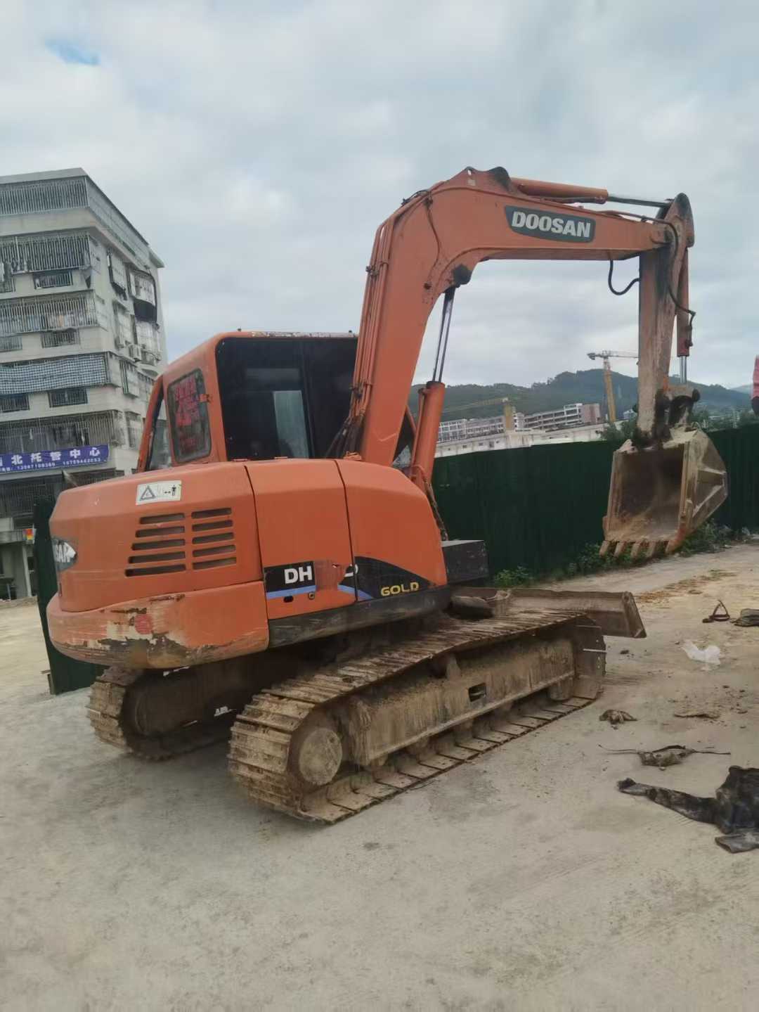 Buy Doosan DH70 Used Excavator / 1