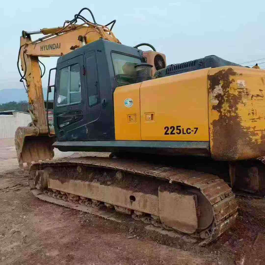 Buy Hyundai R225-7 Used Excavator / 4 Used Hyundai R225-7 Excavator 2014 Model / 4