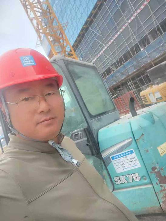 Buy Kobelco SK60 Used Excavator / 1