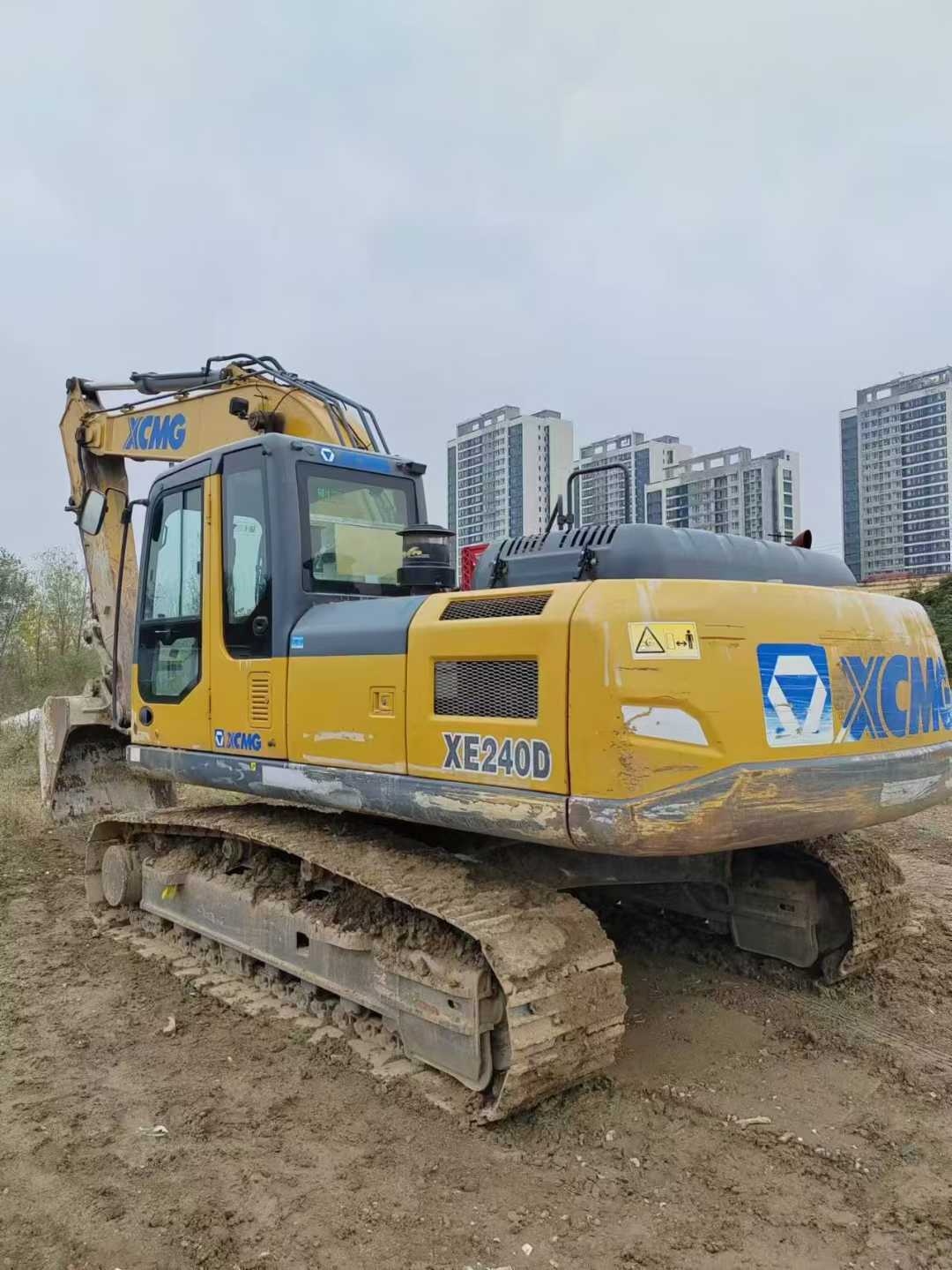 Buy XCMG XE215 Used Excavator / 1