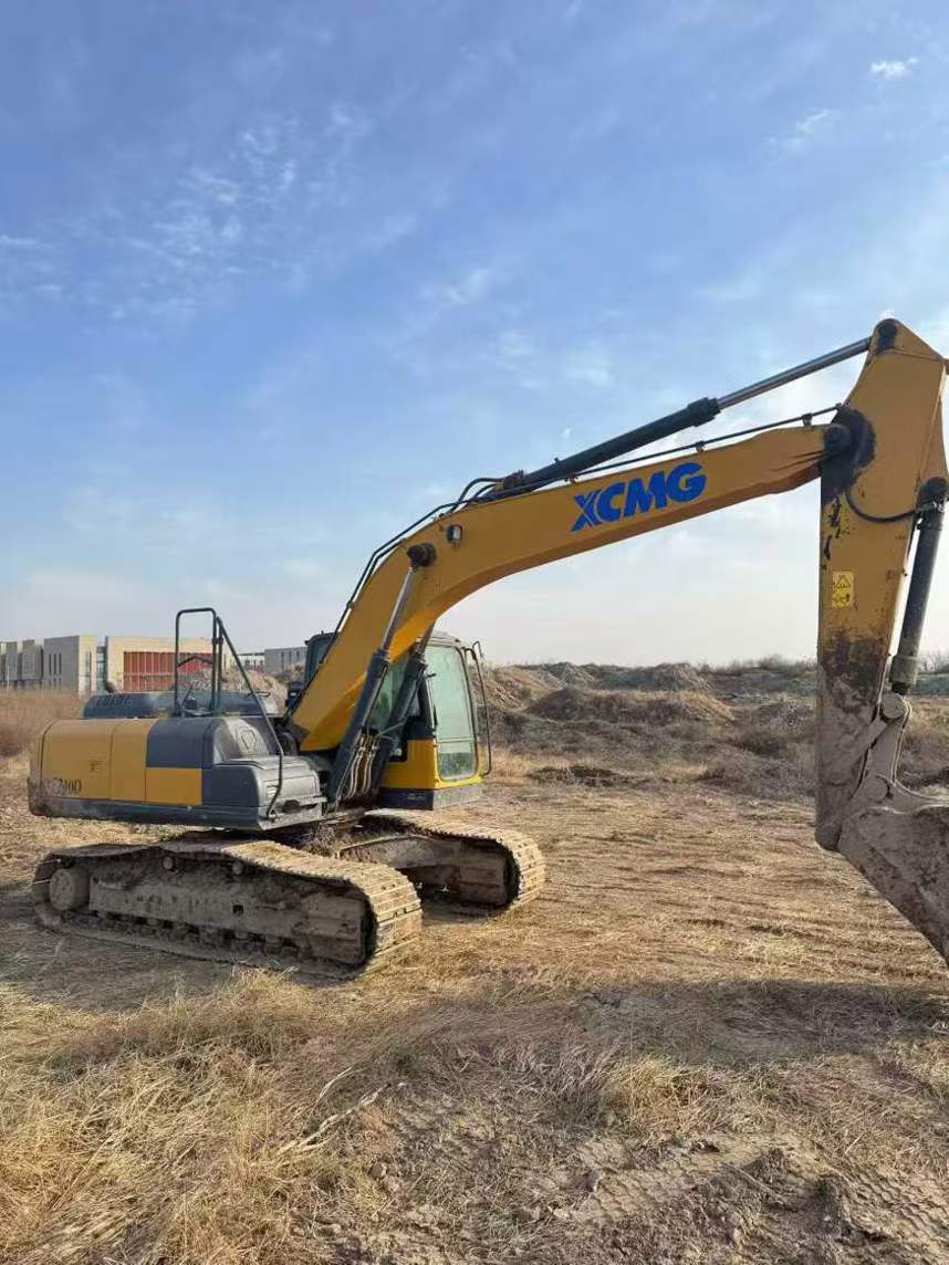 Buy XCMG XE215 Used Excavator / 4 Used XCMG XE215 Excavator 2018 Model / 4