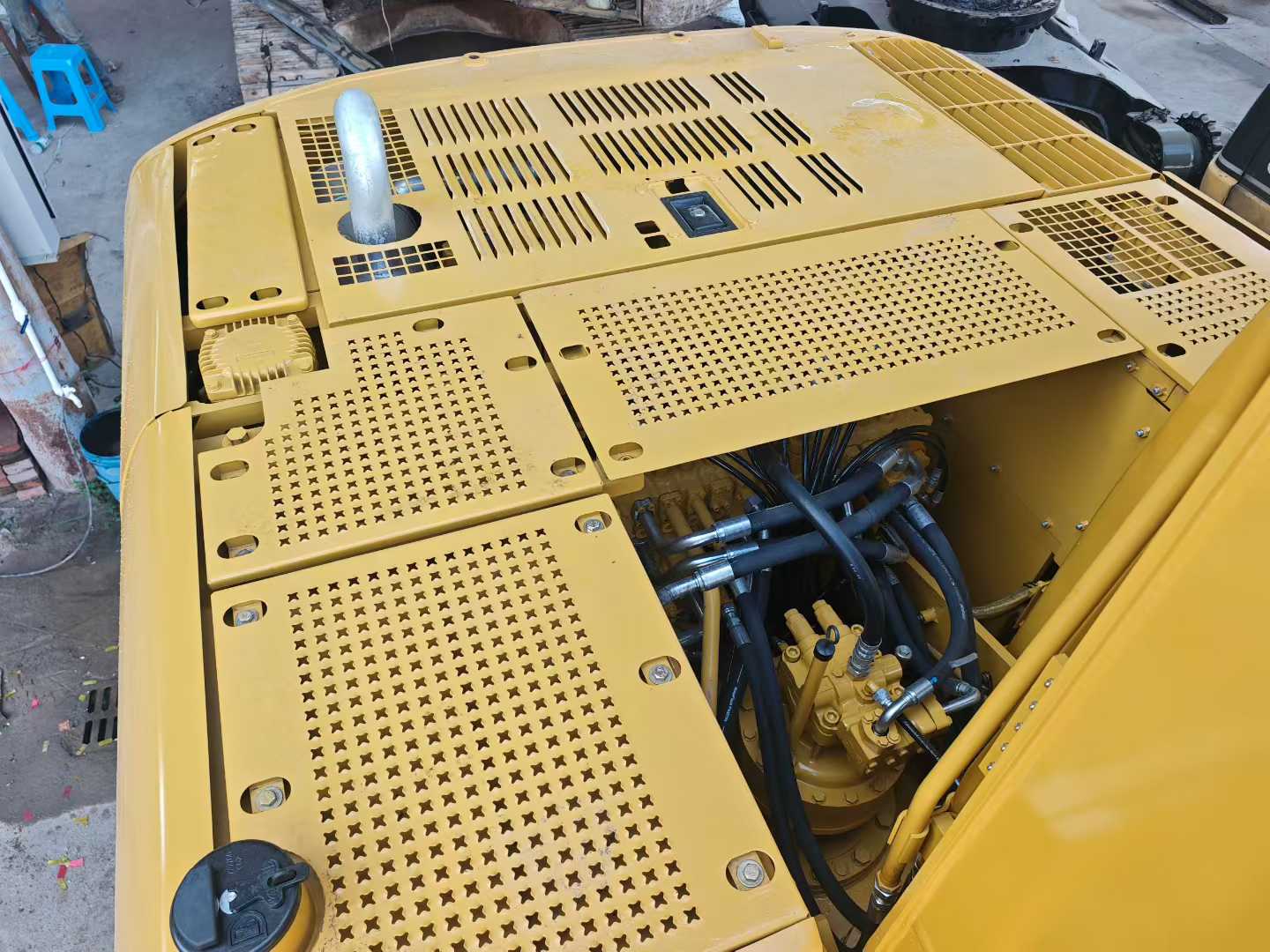 Buy Caterpillar 320C Used Excavator / 8 Used Caterpillar 320C Excavator 2016 Model / 8