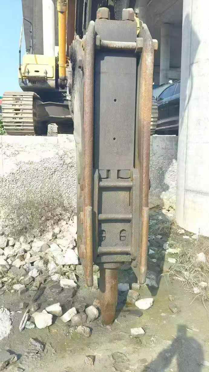 Buy Hyundai R305LC-9T Used Excavator / 8 Used Hyundai R305LC-9T Excavator 2016 Model / 8