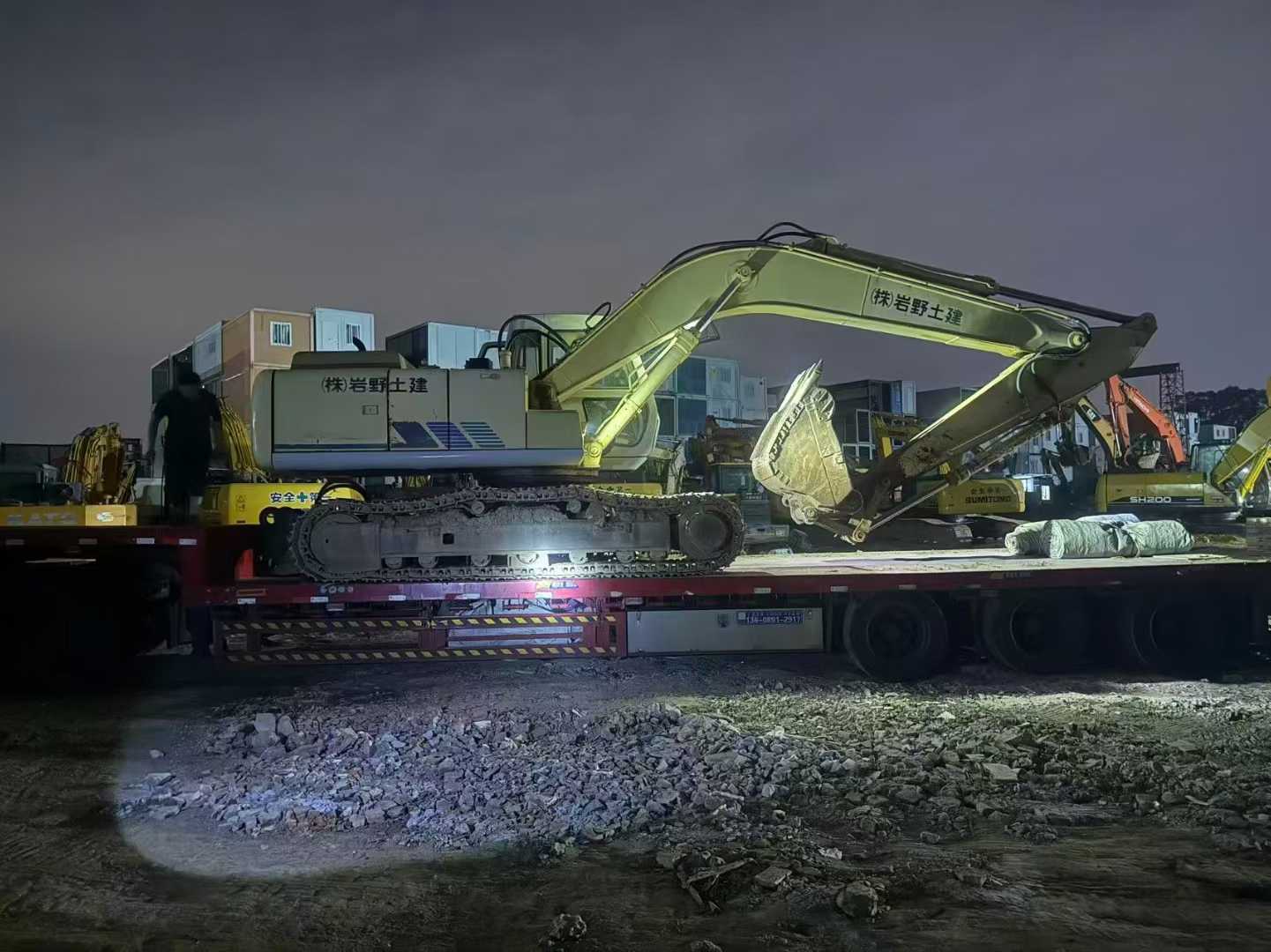 Buy Sumitomo SH200A2 Used Excavator / 4 Used Sumitomo SH200A2 Excavator 2016 Model / 4