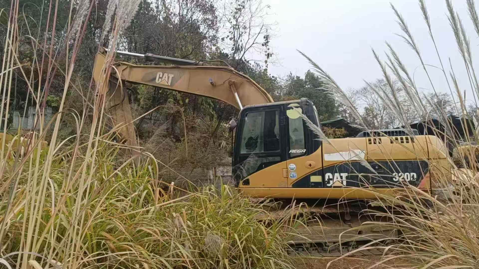 Buy Caterpillar 320D Used Excavator / 1