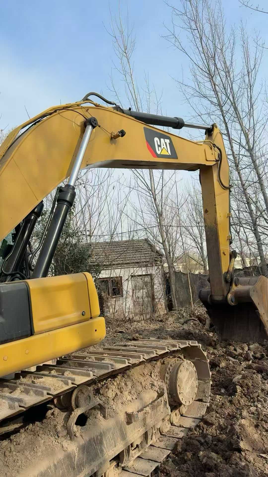 Buy Caterpillar 323 Used Excavator / 9 Used Caterpillar 323 Excavator 2019 Model / 9