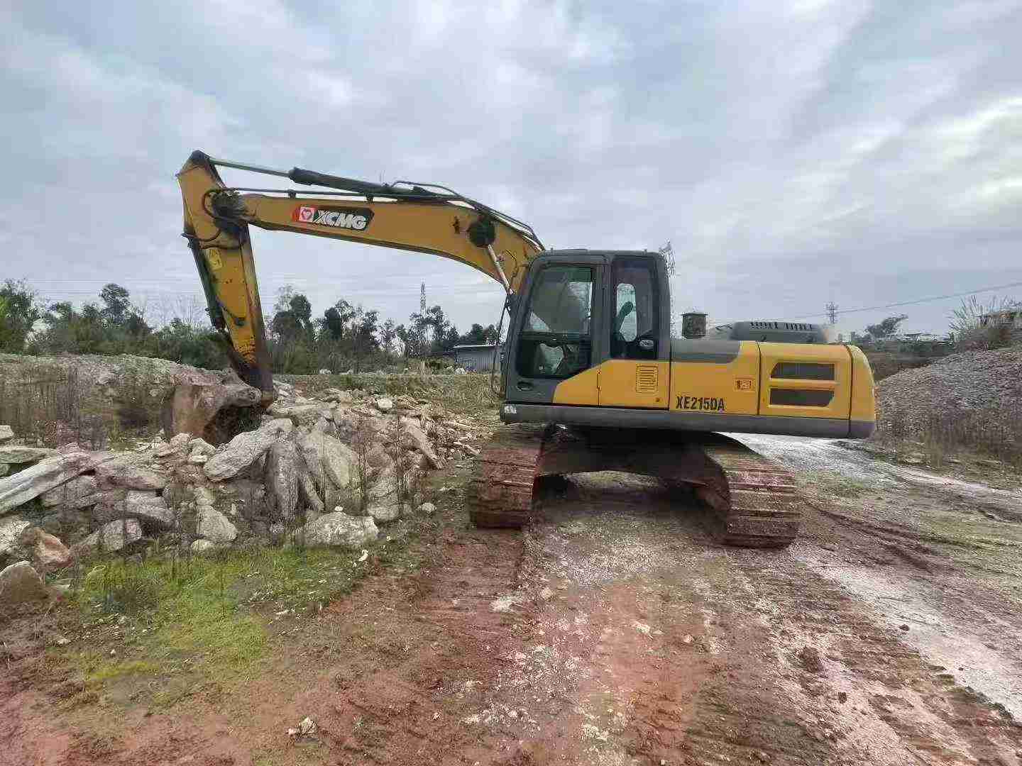 Buy XCMG XE215 Used Excavator / 1