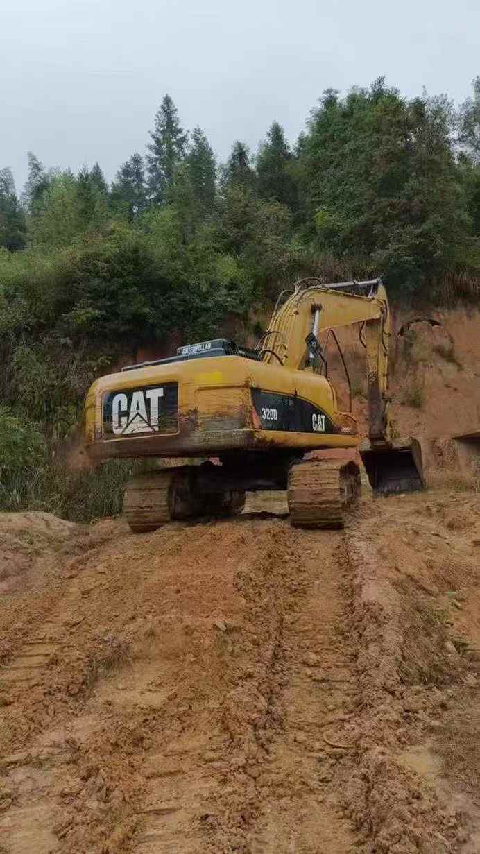 Buy Caterpillar 320D Used Excavator / 1