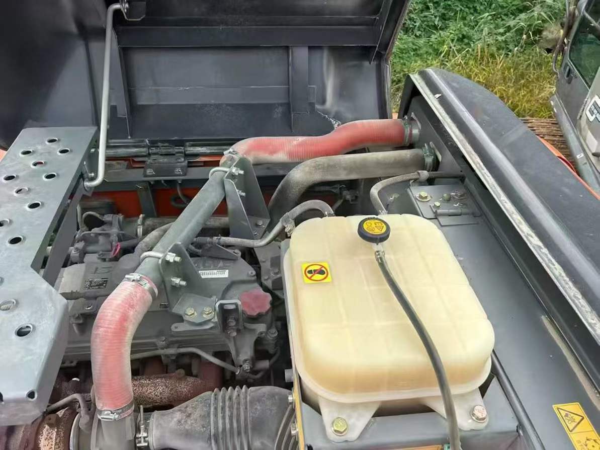 Buy Hitachi ZAXIS200 Used Excavator / 8 Used Hitachi ZAXIS200 Excavator 2020 Model / 8