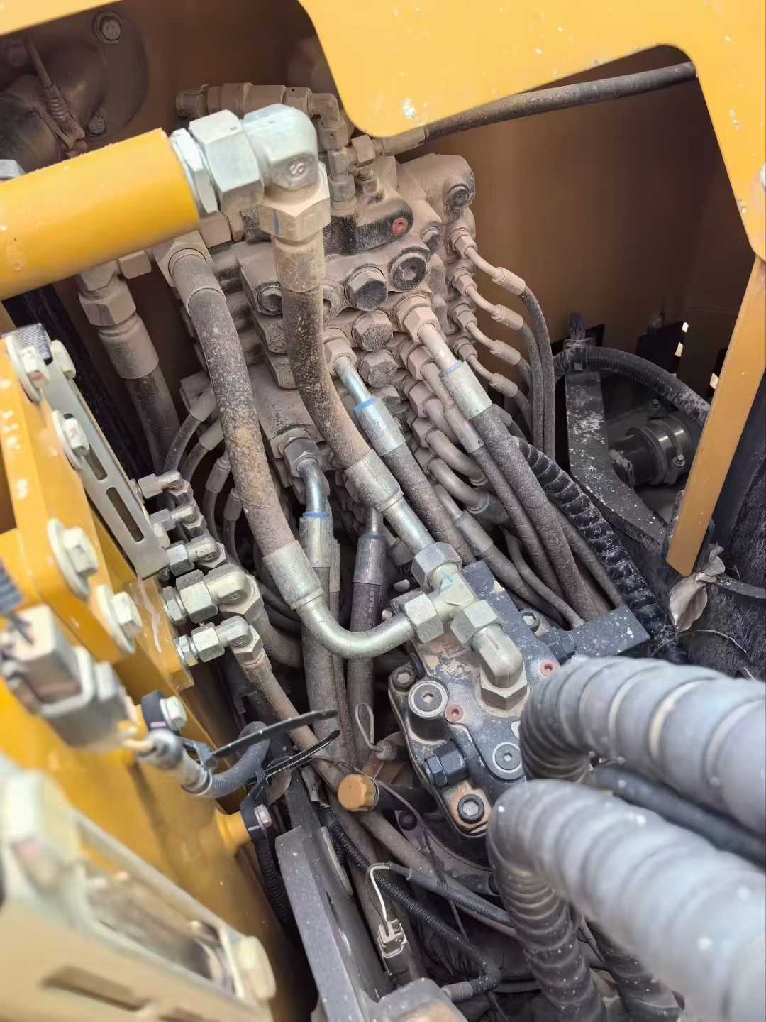 Buy XCMG XE75WD Used Excavator / 4 Used XCMG XE75WD Excavator 2023 Model / 4