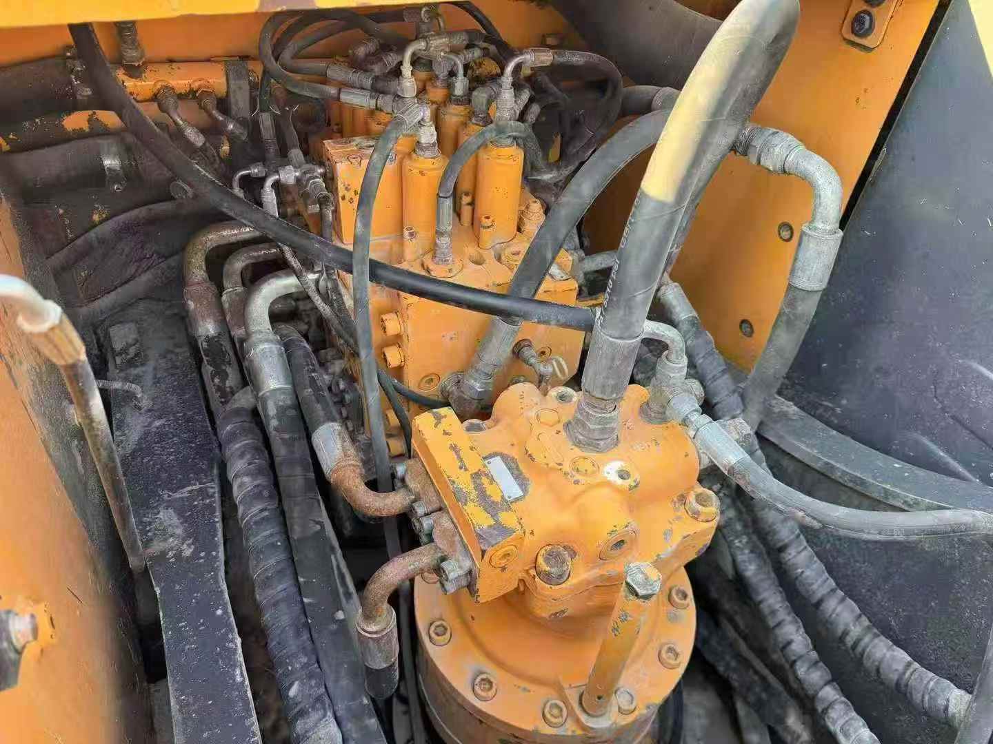 Buy Hyundai R215-7 Used Excavator / 4 Used Hyundai R215-7 Excavator 2011 Model / 4