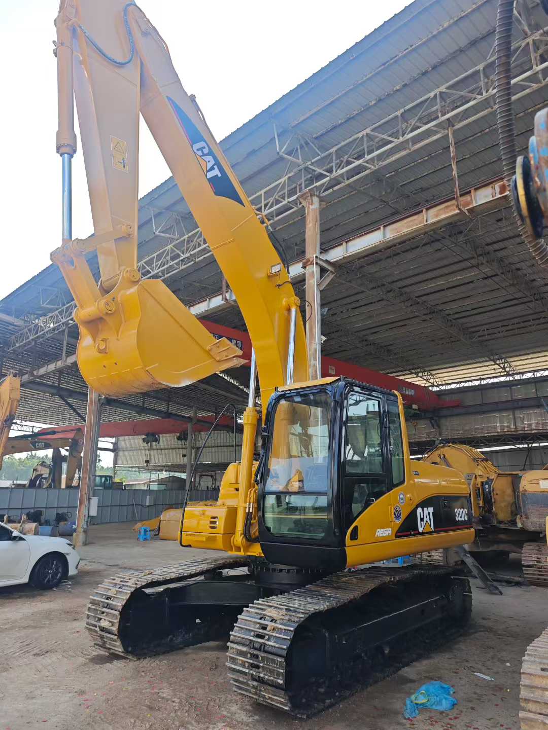 Buy Caterpillar 320C Used Excavator / 1