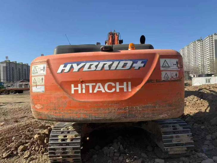 Buy Hitachi ZAXIS200 Used Excavator / 1