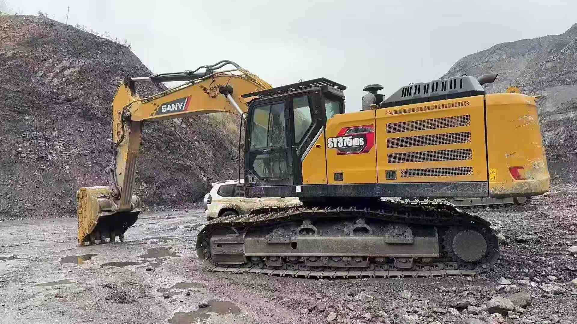 Buy Sany SY75 Used Excavator / 1