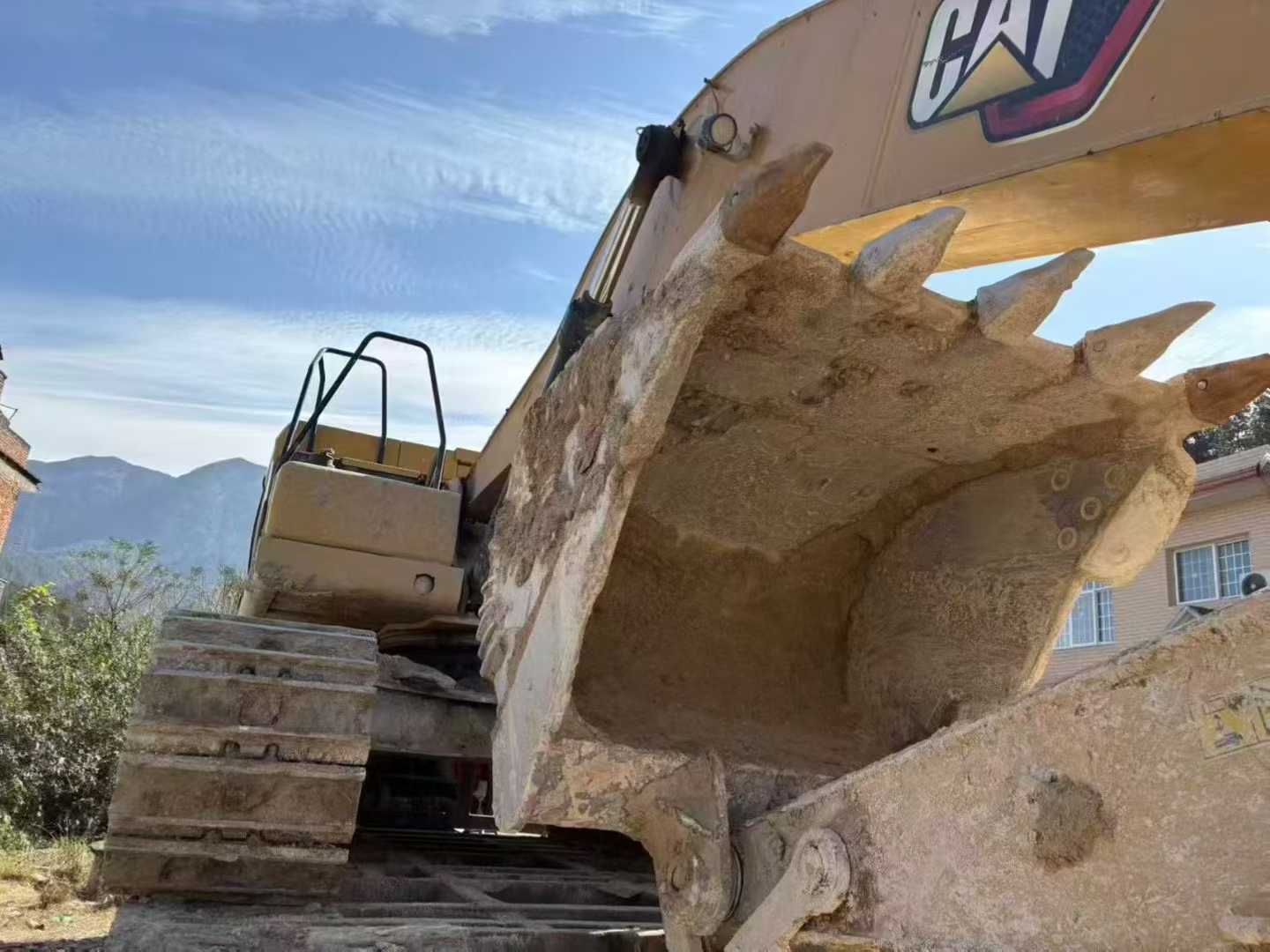 Buy Caterpillar 323 Used Excavator / 4 Used Caterpillar 323 Excavator 2020 Model / 4