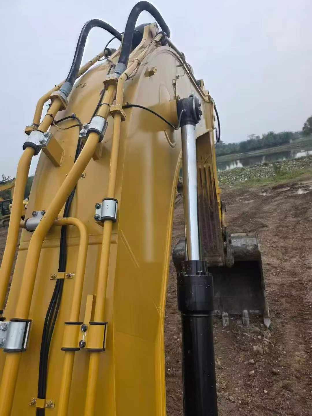 Buy Caterpillar 215 Used Excavator / 6 Used Caterpillar 215 Excavator 2022 Model / 6