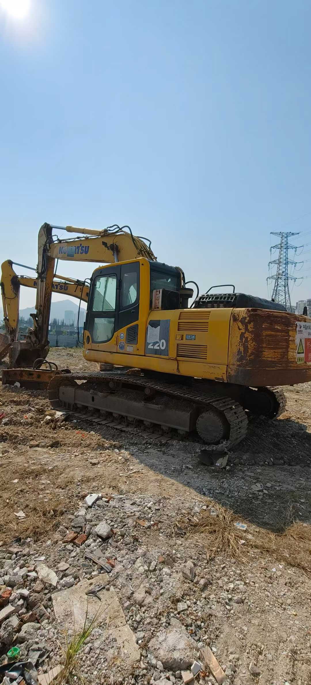 Buy Komatsu PC220-8 Used Excavator / 1