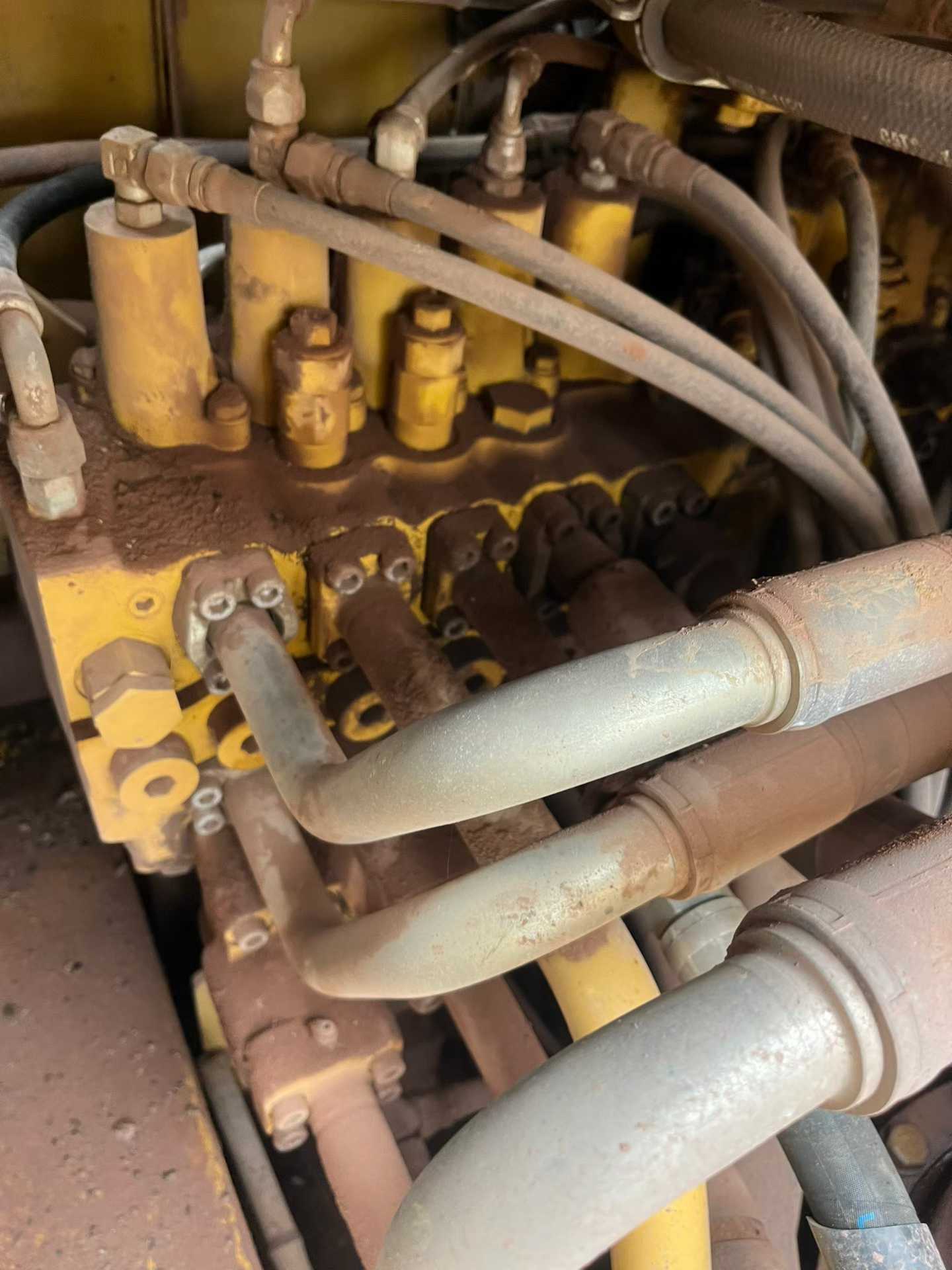 Buy Caterpillar 326DL Used Excavator / 1