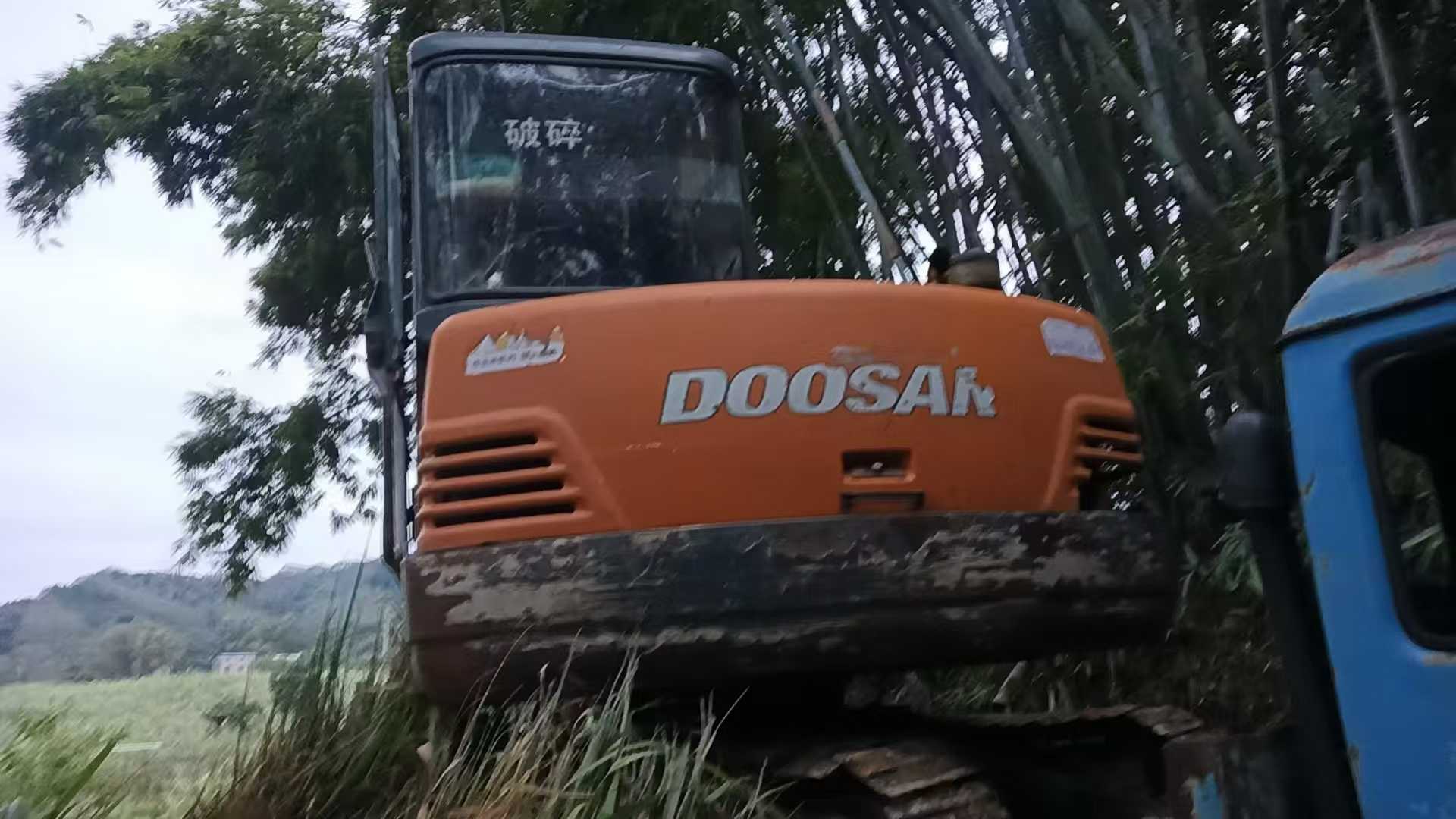 Buy Doosan DH55 Used Excavator / 1