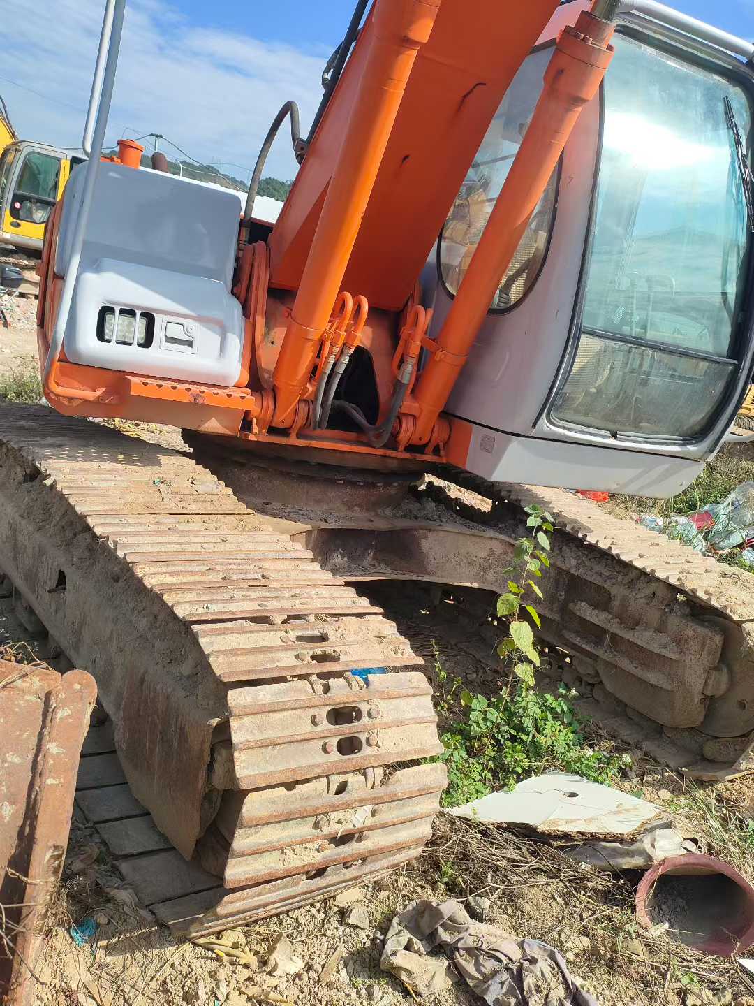 Buy Hitachi ZAXIS200 Used Excavator / 3 Used Hitachi ZAXIS200 Excavator 2016 Model / 3