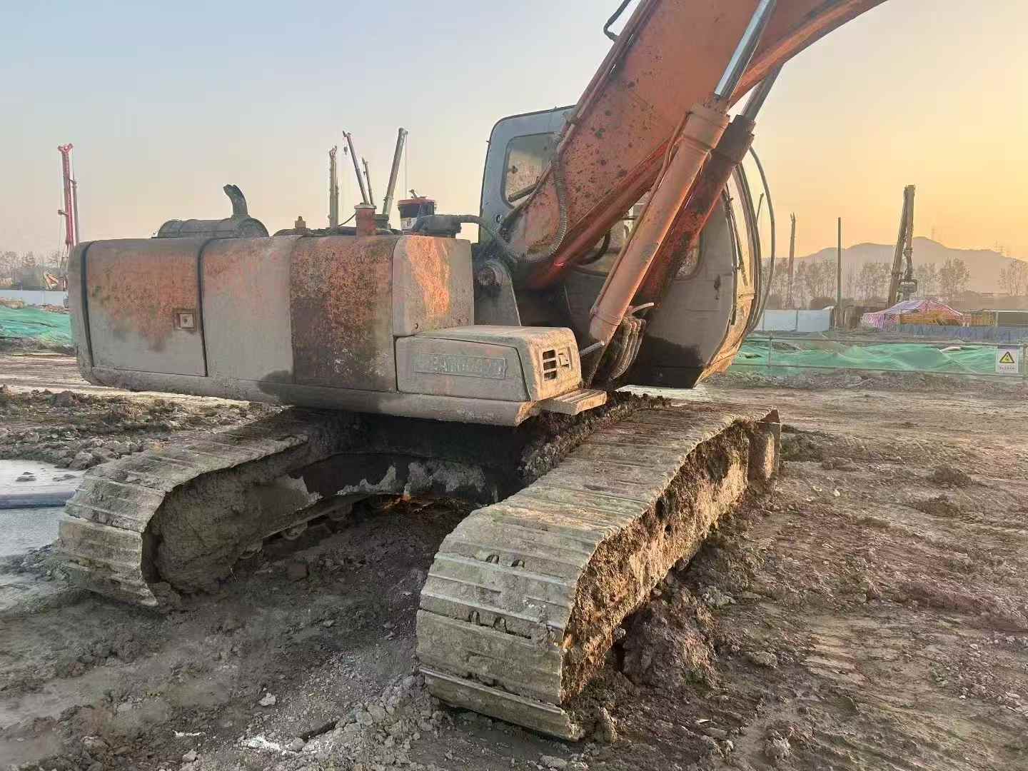 Buy Hitachi ZAXIS200 Used Excavator / 3 Used Hitachi ZAXIS200 Excavator 2016 Model / 3