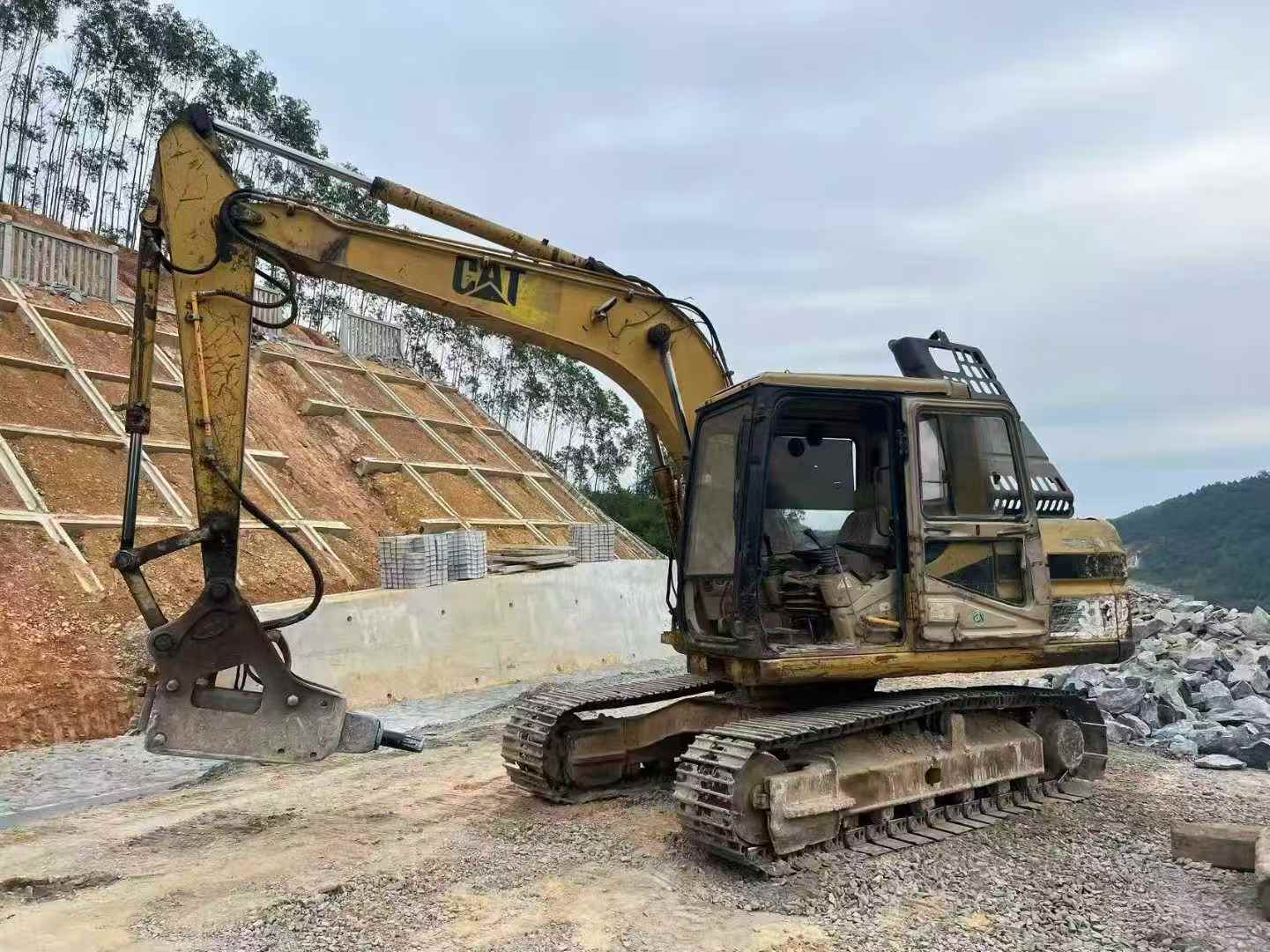 Buy Caterpillar 312V2 Used Excavator / 3 Used Caterpillar 312V2 Excavator 2016 Model / 3