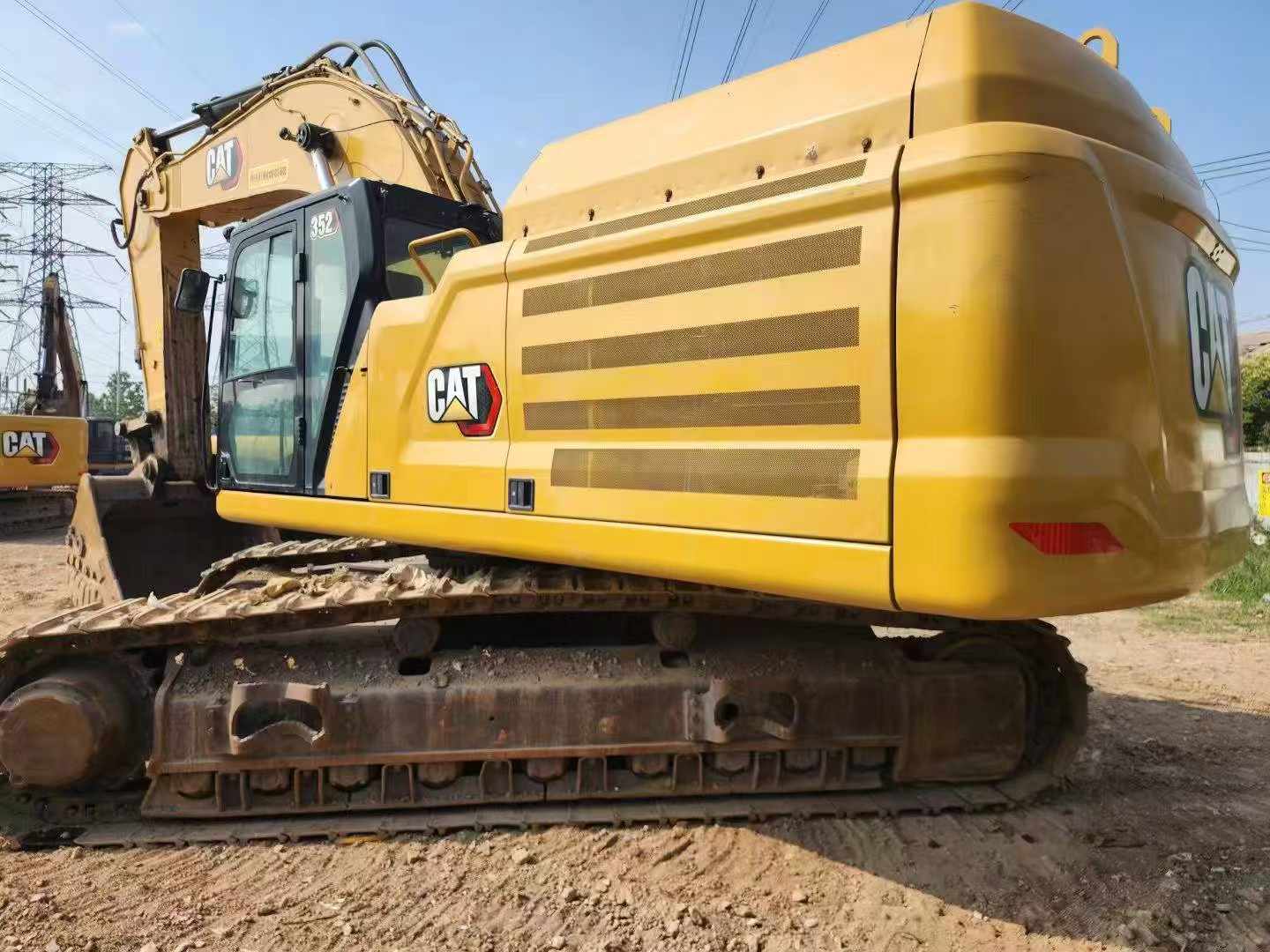 Buy Caterpillar CAT352 Used Excavator / 2 Used Caterpillar CAT352 Excavator 2022 Model / 2